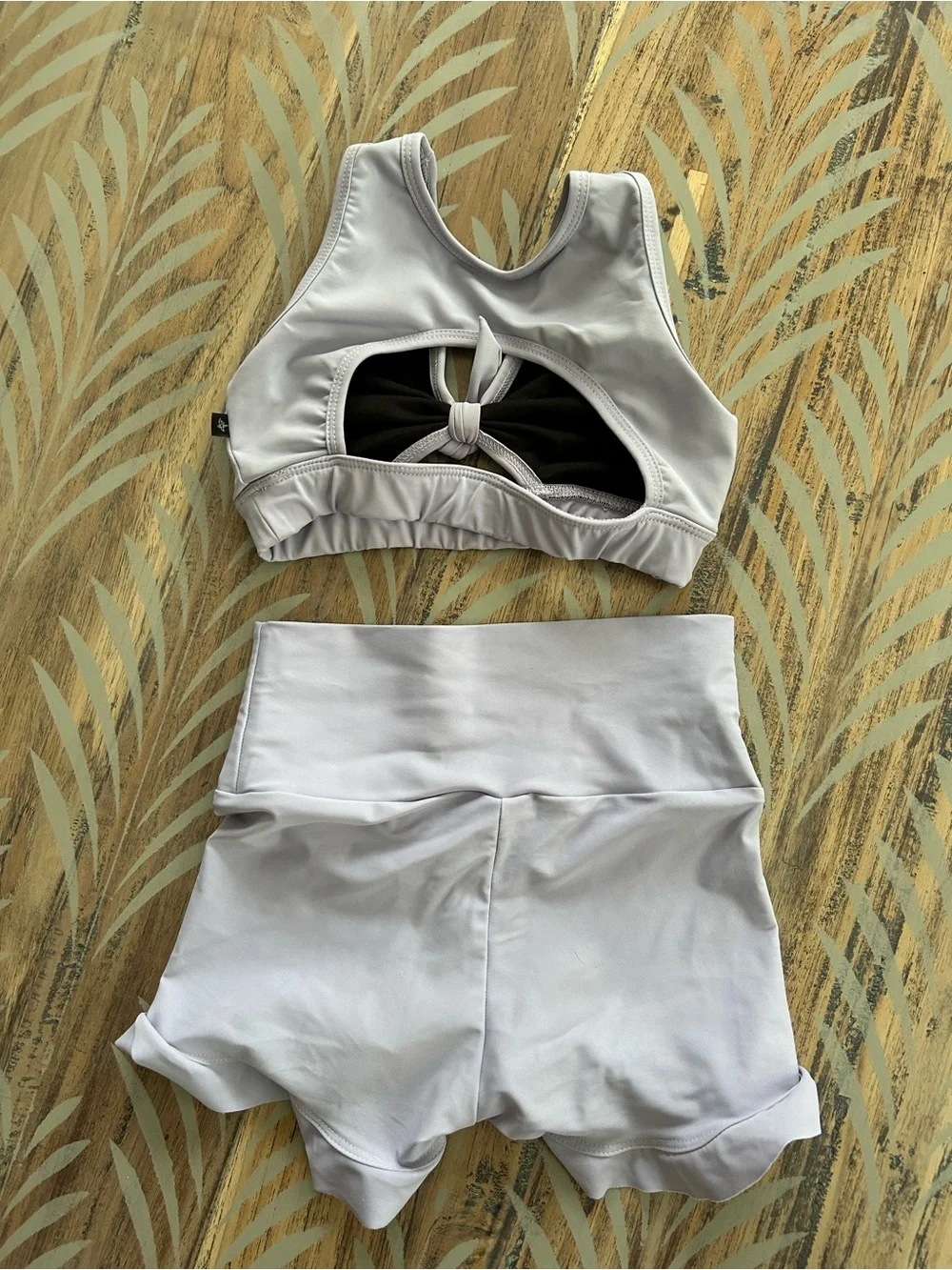 DAROCH Lavender Knot-Front Sports Bra & High-Waist Ruffle Shorts Set Child 8 - Picture 2 of 4